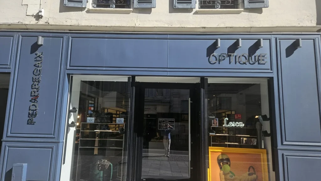 PHOTO-REELLE-facade-boutique-pedarregaix-optique-pau-02